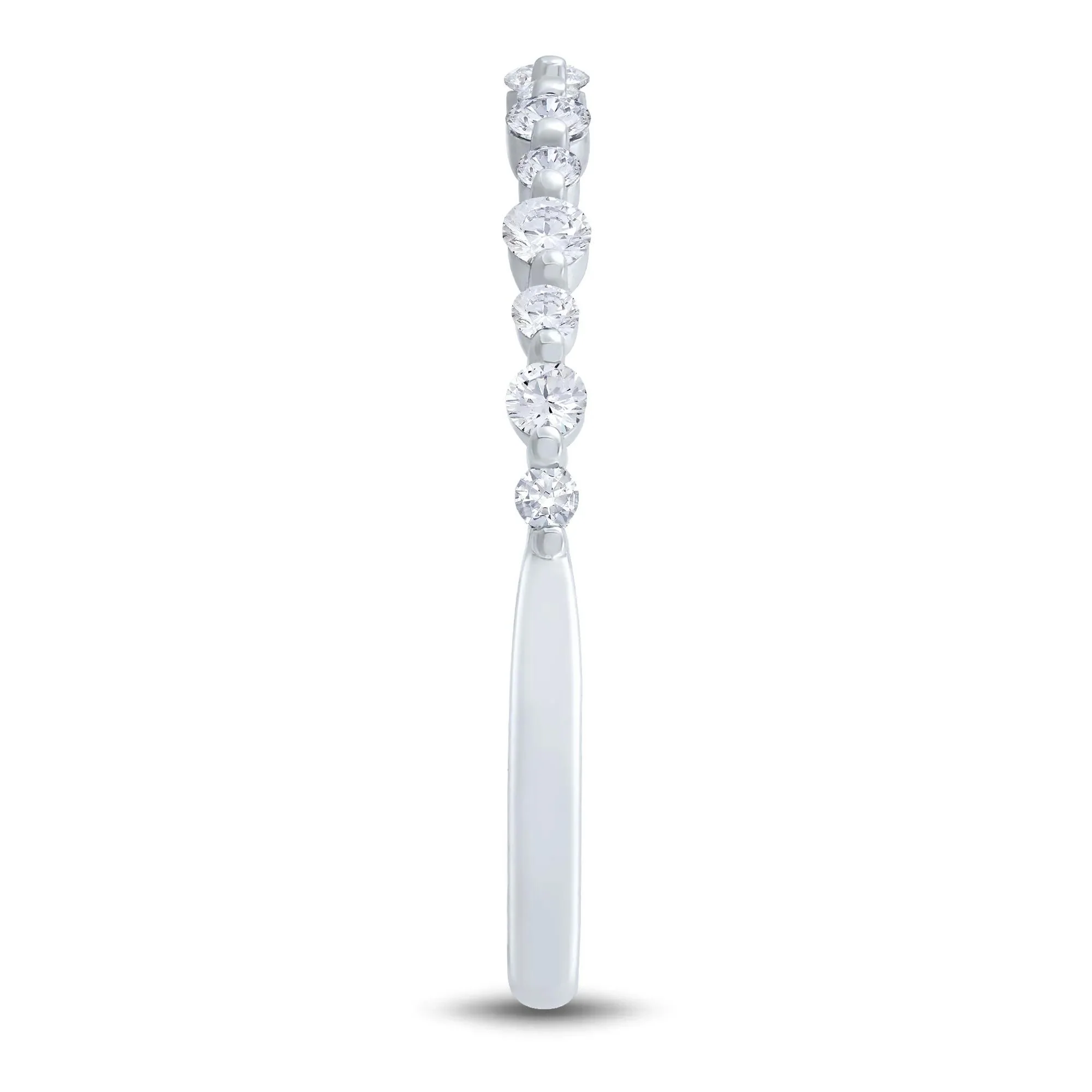 1/4 CT. Tw. Diamond Shared-Prong Band Ring 10K White Gold Round Brilliant Cut Size 7.5 1mm - Image 3